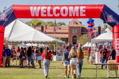 Univ of Arizona Homecoming Tailgate, Welcome sign