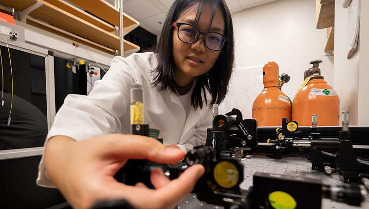 Doctoral student Sartanee Suebka works in biomedical engineering associate professor Judith Su's Little Sensor Lab.